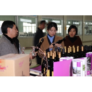 縣委常委、縣委副縣長(zhǎng)陳娟深入公司開展工作調(diào)研、檢查指導(dǎo)工作